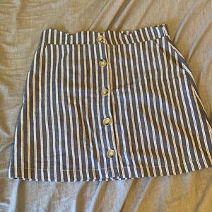 Dry Goods scalloped skirt size L